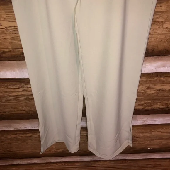 ๐ Princess Polly Astrid Pants in Sage - Picture 13 of 16